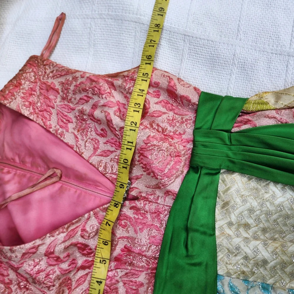 1960s‎ Quilted Lamé debut gown S - Picture 8 of 16